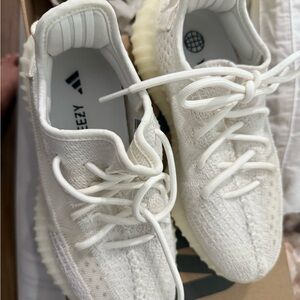 Adidas Yeezy Boost 350 V2 in White